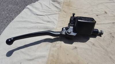 Leva e Pompa Freno MP3 Piaggio
