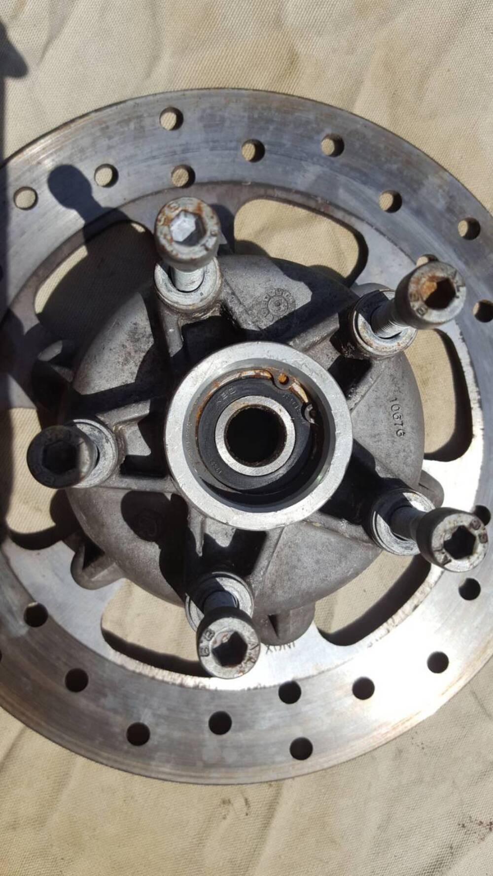 Mozzo Disco Anteriore MP3 Piaggio (5)