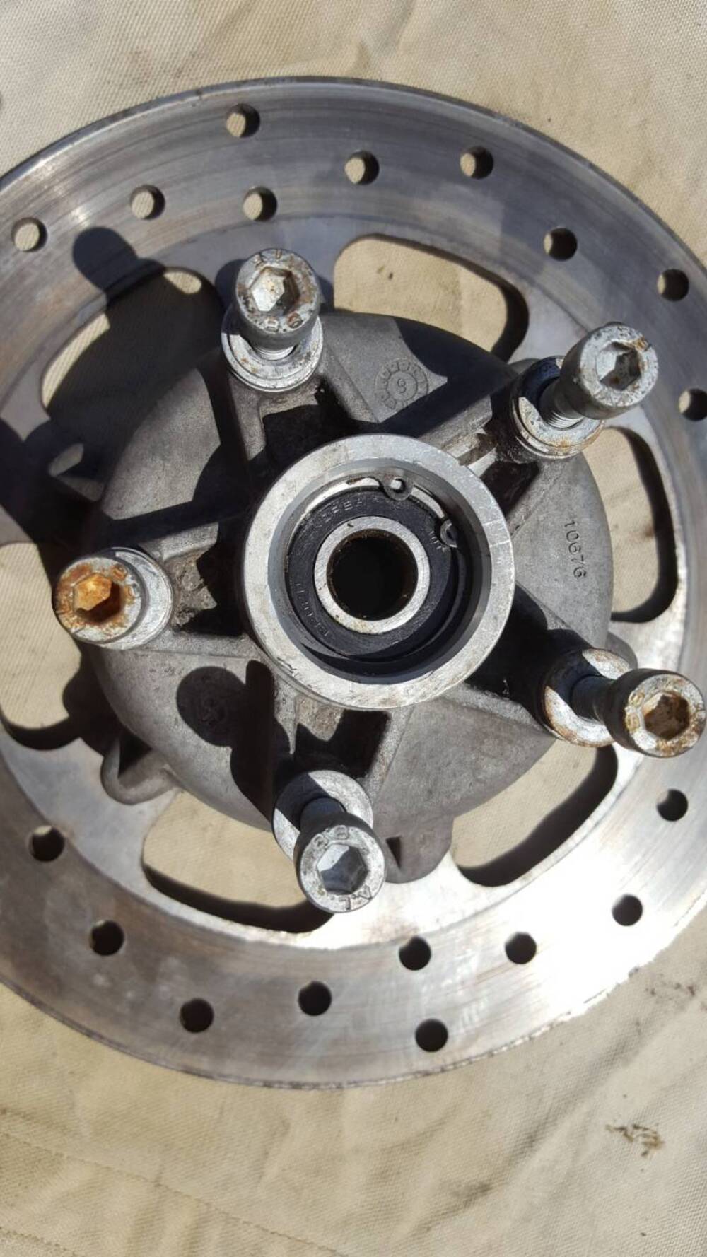 Mozzo Disco Anteriore MP3 Piaggio (4)