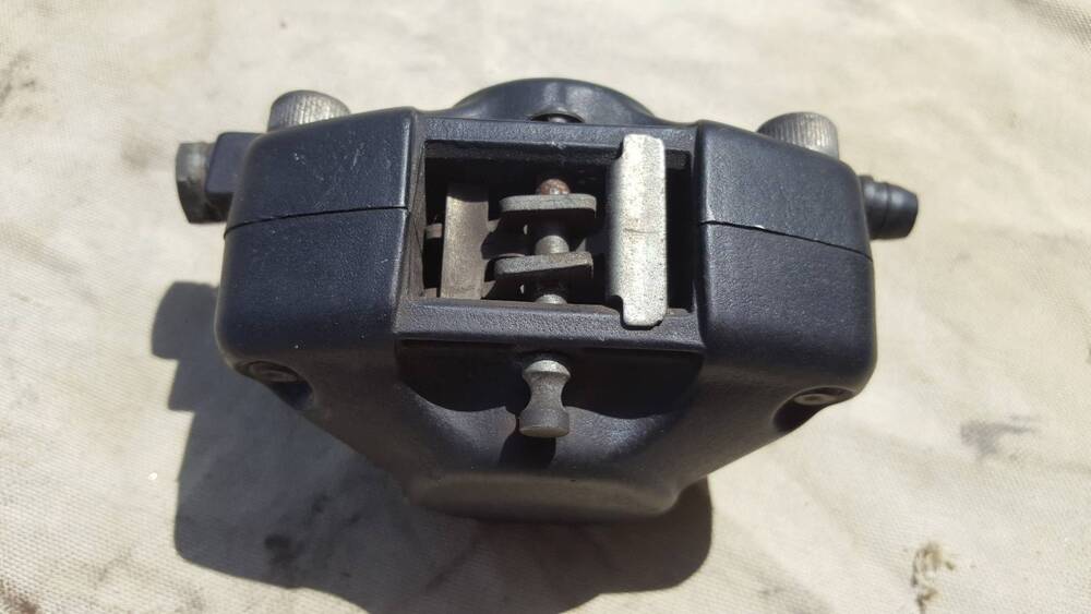 Pinza Anteriore DX MP3 Piaggio (2)