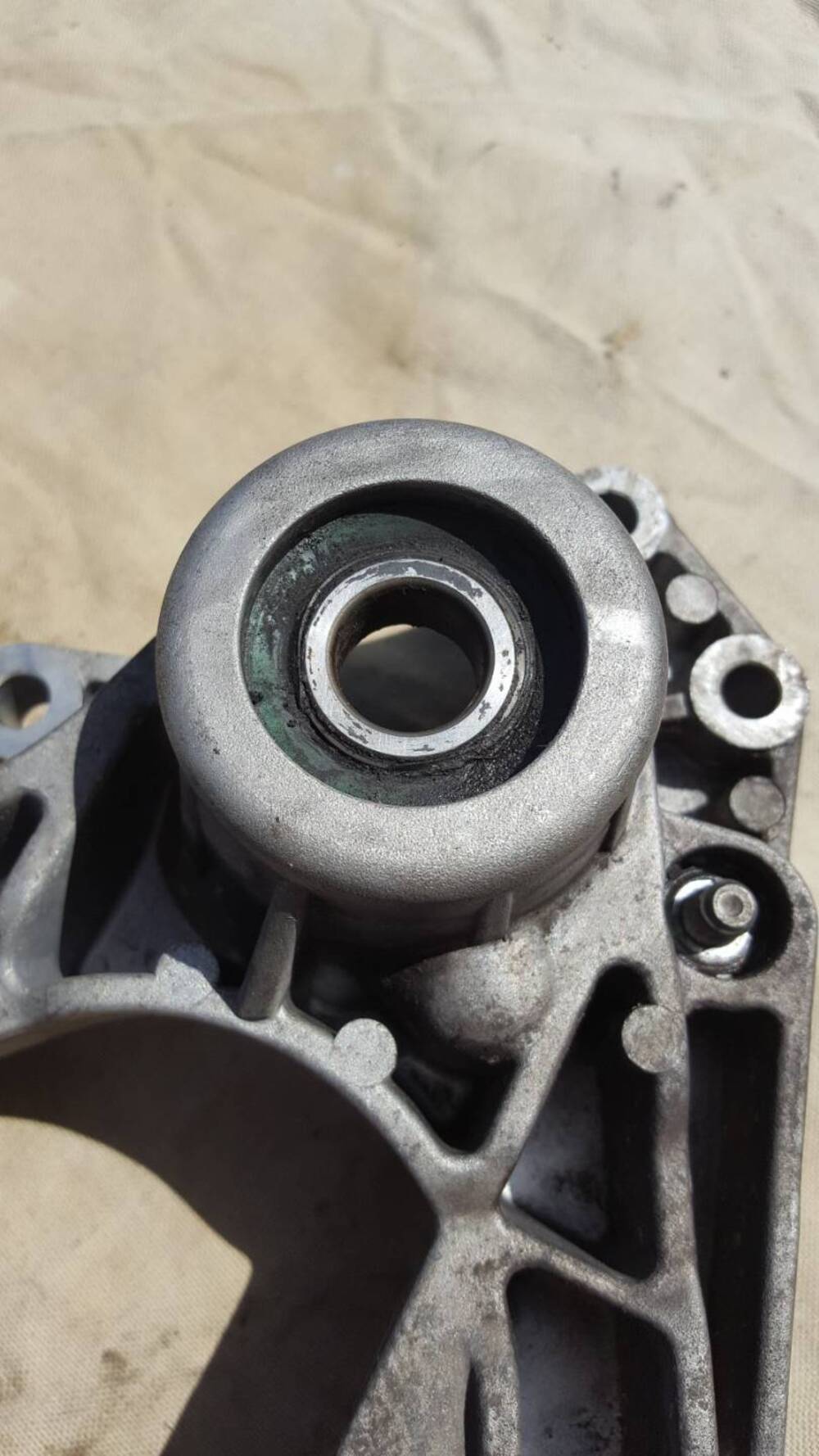 Staffa Ruota Post MP3 Piaggio (2)