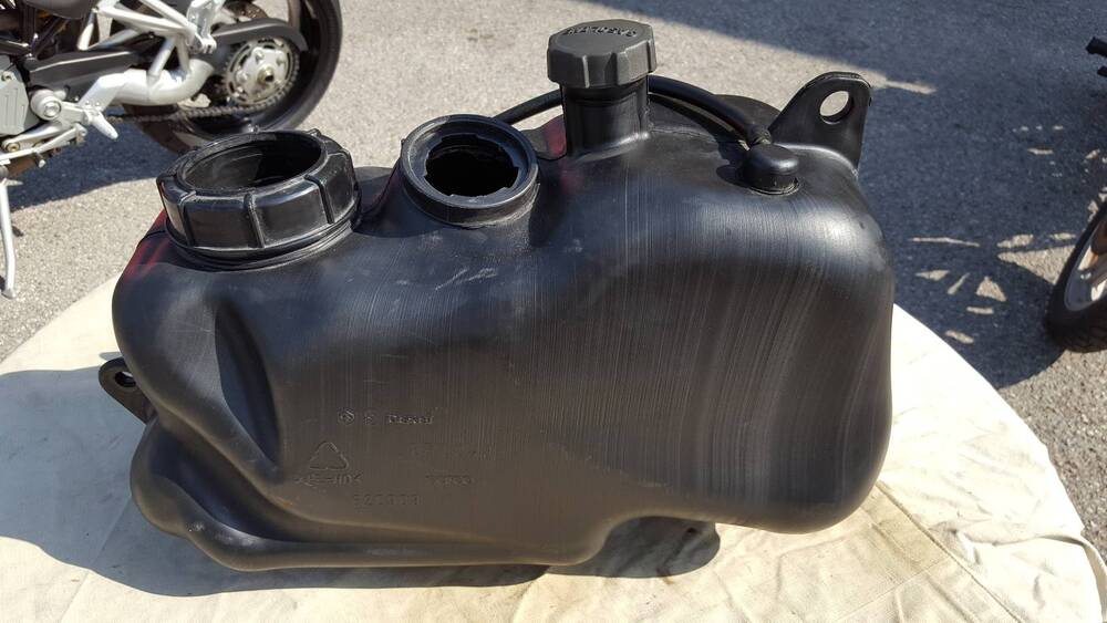 Serbatoio Benzine MP3 Piaggio (4)