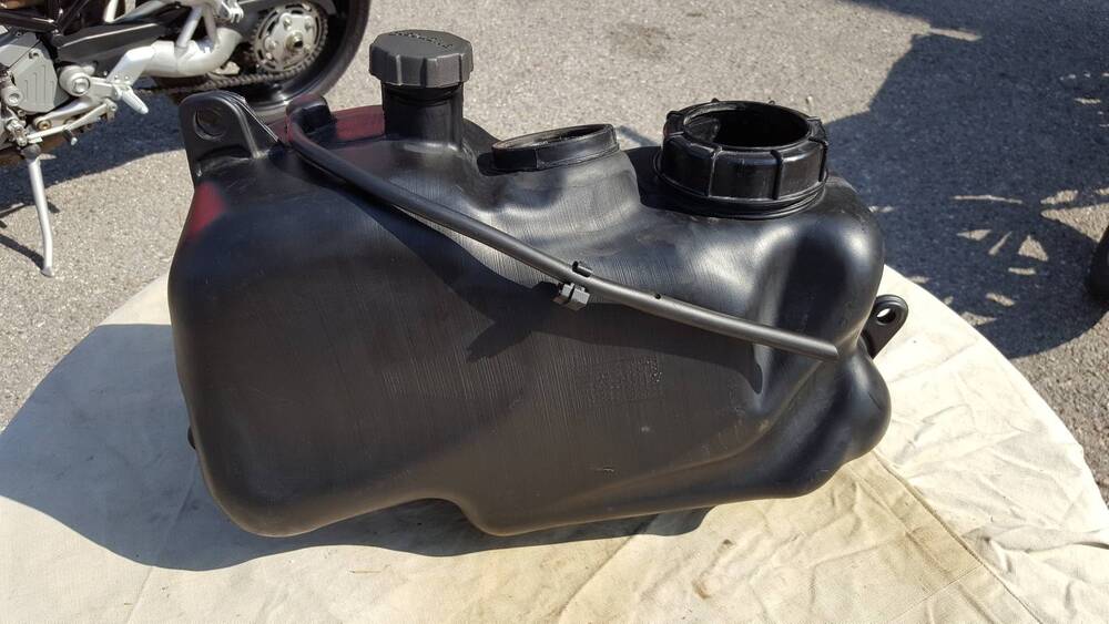 Serbatoio Benzine MP3 Piaggio (3)
