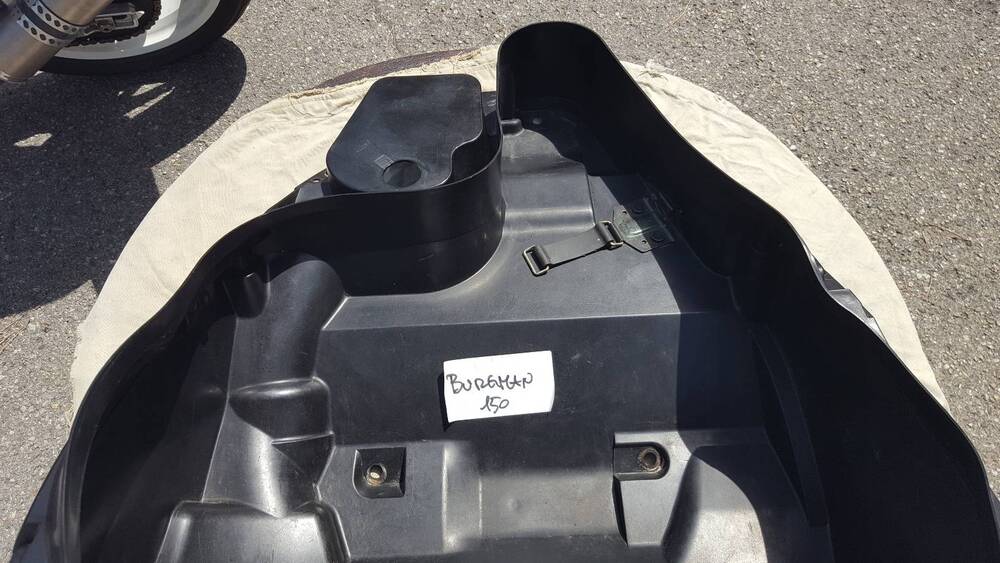 Vano Sottosella Burgman Suzuki (6)