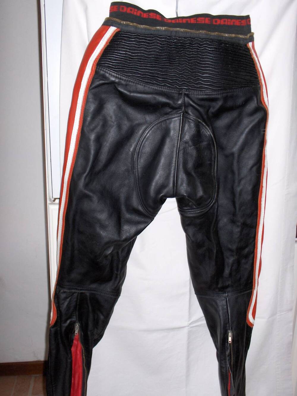 Tuta in pelle, divisibile Dainese (9)