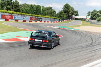 Mercedes 190E 2.5-16 Evolution II, Leggendaria [Video in pista]