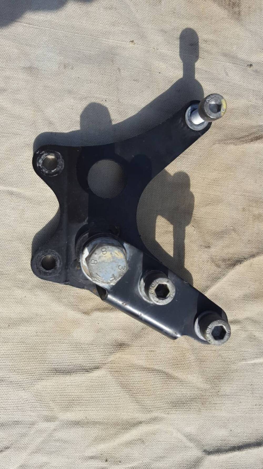 Supporto Pinza Freno Post Piaggio (2)