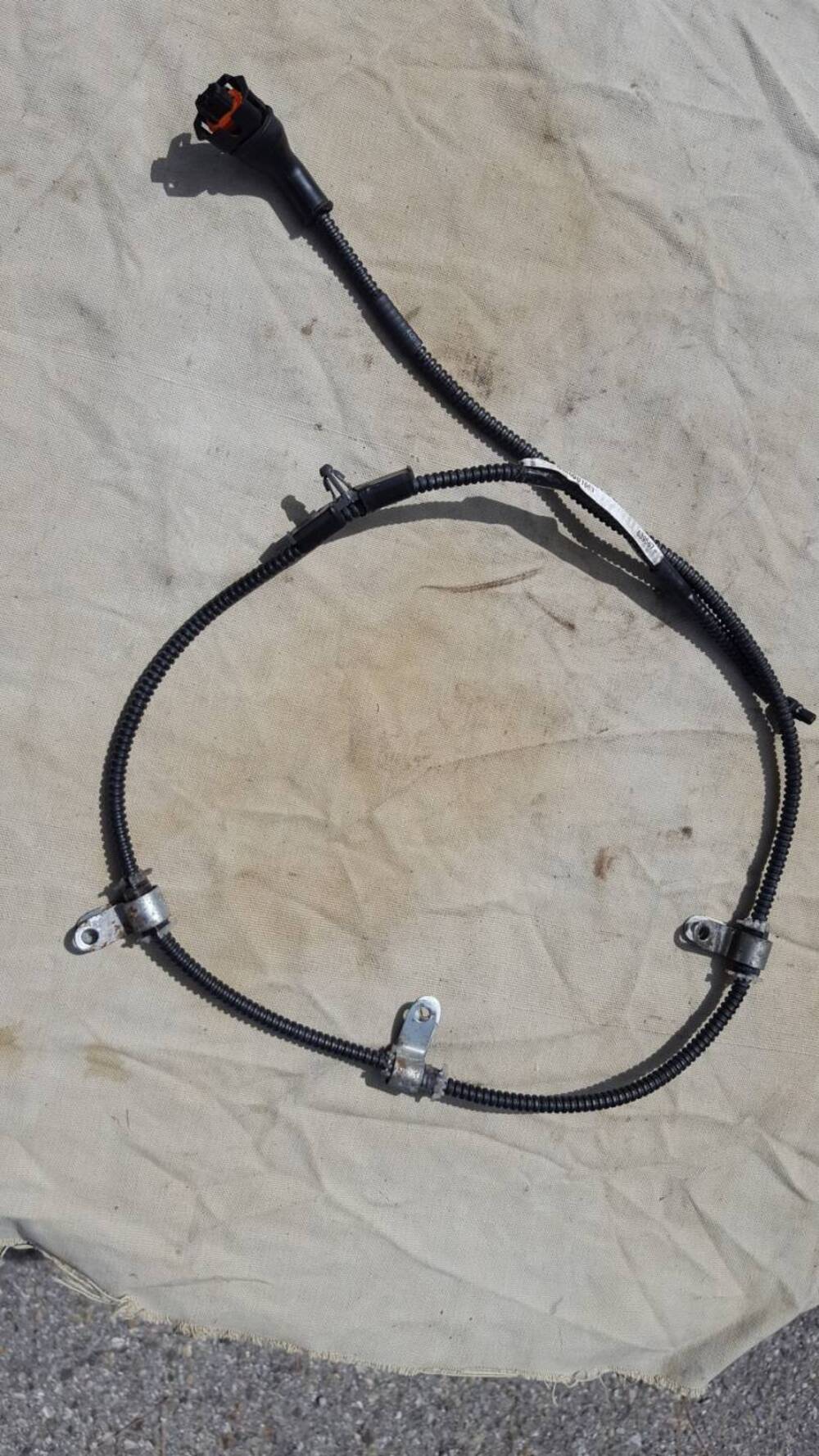 Cavo Sensore Velocità MP3 Piaggio (2)