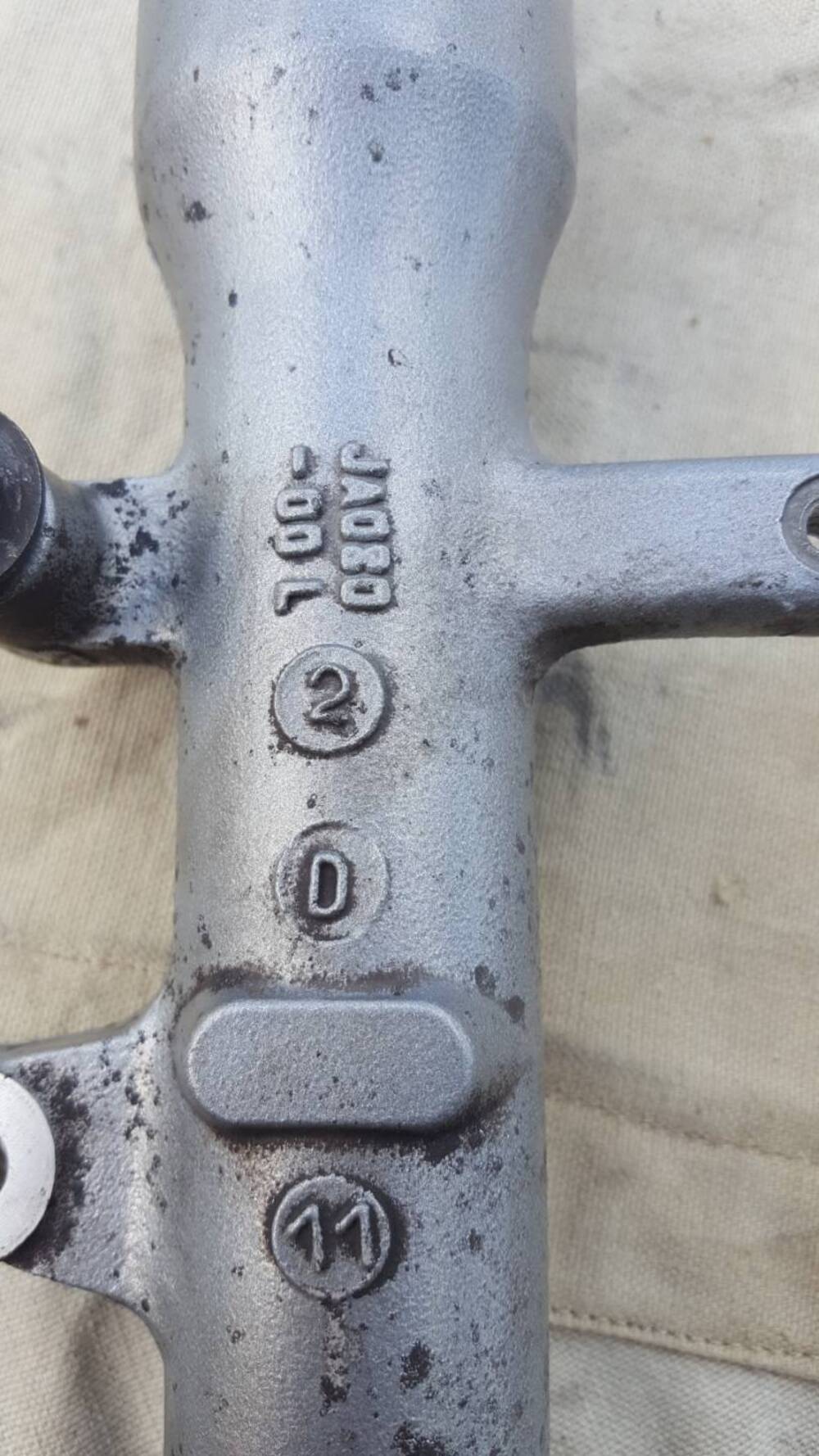 Ammortizatore Ant Sx Showa (6)