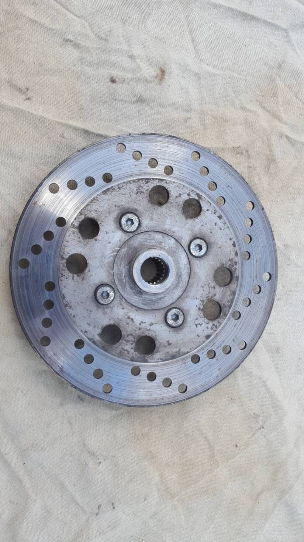 Disco e Mozzo Posteriore Suzuki (2)