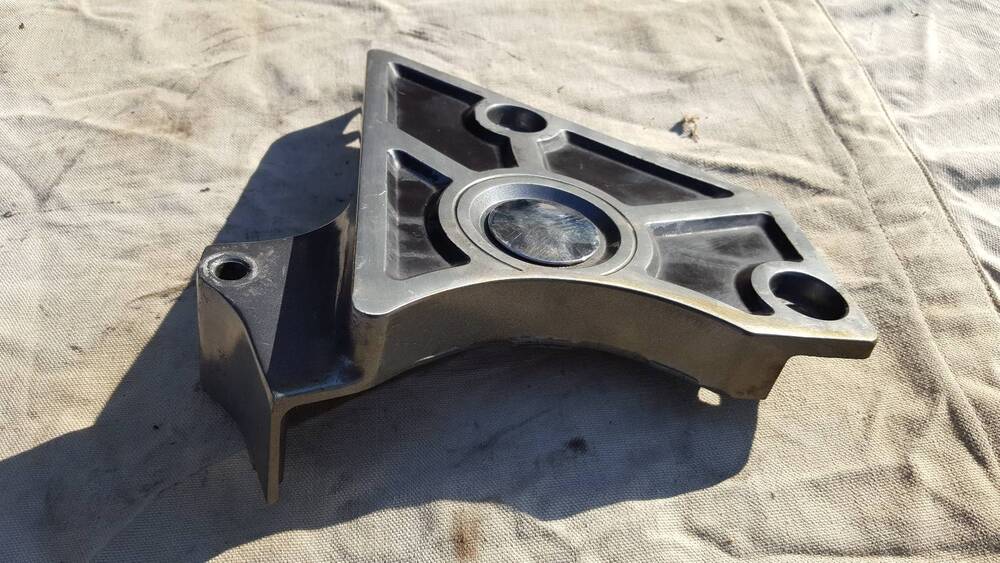 Coperchio Perno Sx VZ800 Suzuki (2)