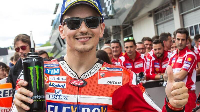 MotoGP. Lorenzo: &quot;Io stimolo per Dovi. Ma riuscir&ograve; a batterlo&quot;