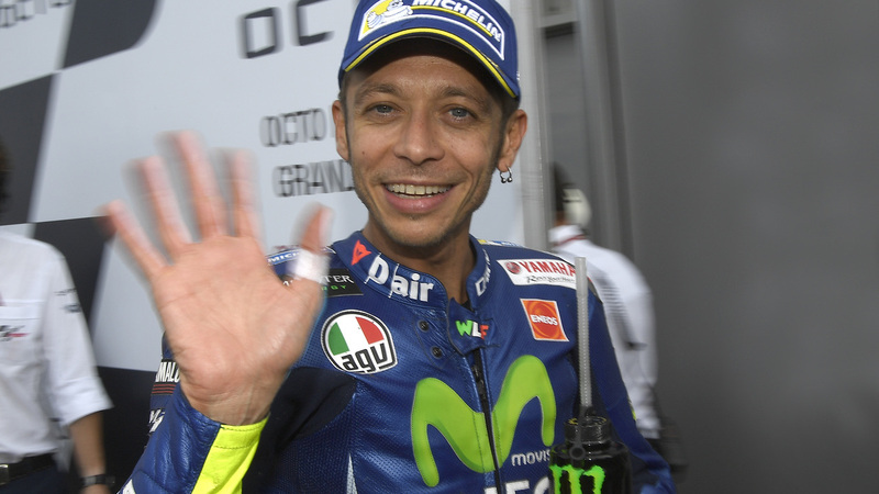 MotoGP 2017. Rossi: &quot;Ho dovuto rallentare e Dovi mi ha fregato&quot;