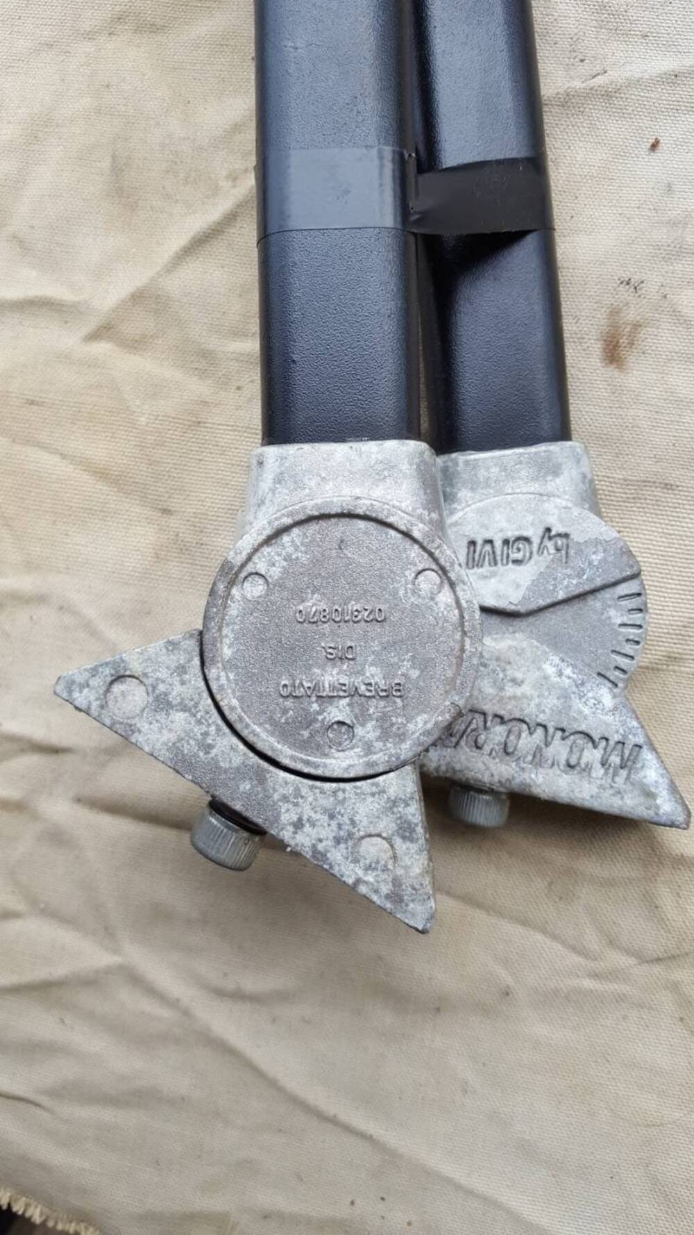 Staffe Portapacchi Givi (2)