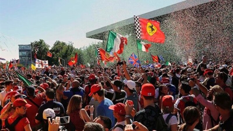 F1, a Monza va in scena l&#039;amore senza tempo per la Ferrari