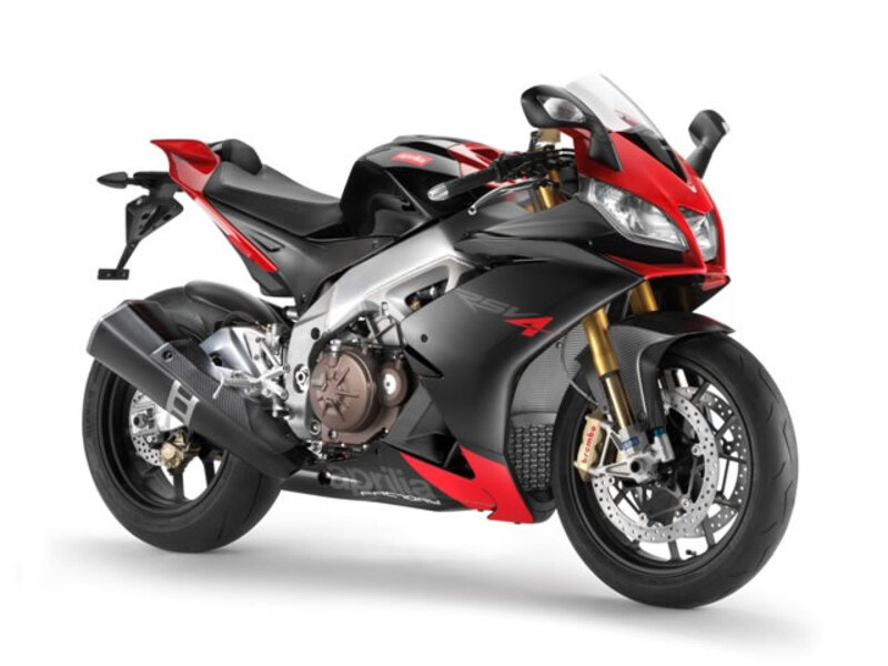 E&#039; del 2009 anche la prima Aprilia RSV4, qui la evolutissima Factory. Il V4 di 65&deg; aveva potenza di 180 cv e la moto pesava a secco 179 kg. L&#039;anno dopo in SBK vinse con Biaggi il primo di tre titoli mondiali