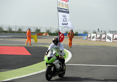 SS 2015 Magny Cours. Sofuoglu è campione mondiale della Supersport