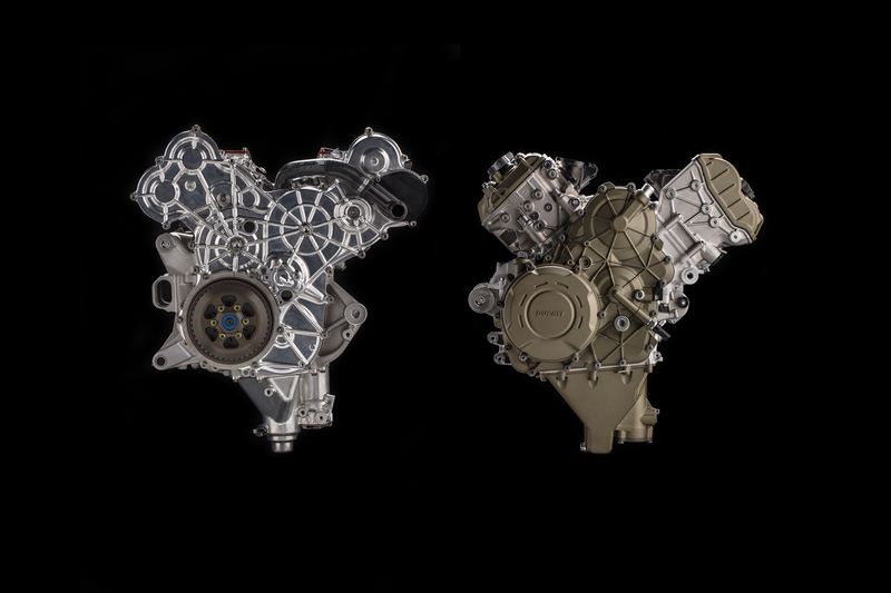 Desmosedici Stradale e Desmosedici GP a confronto