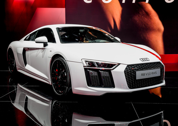 Audi R8 V10 RWS a trazione posteriore al Salone di Francoforte 2017 [video]