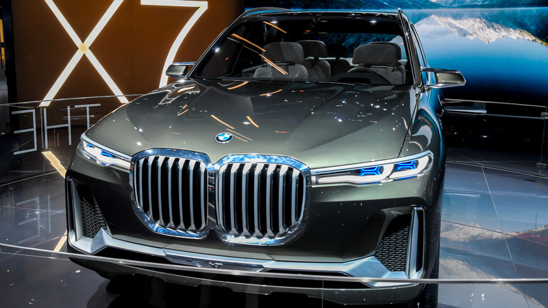 BMW Concept X7 iPerformance al Salone di Francoforte 2017 [Video]