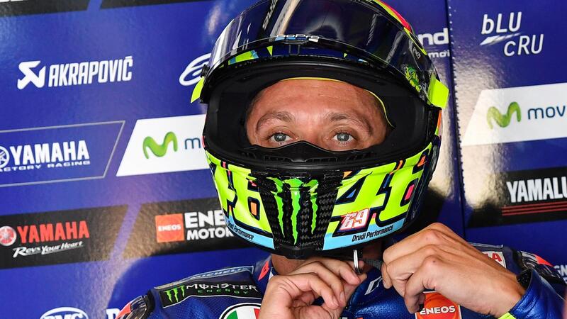 MotoGP. Rubate le lastre alla gamba di Valentino Rossi