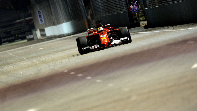 F1, GP Singapore 2017: pole per Vettel