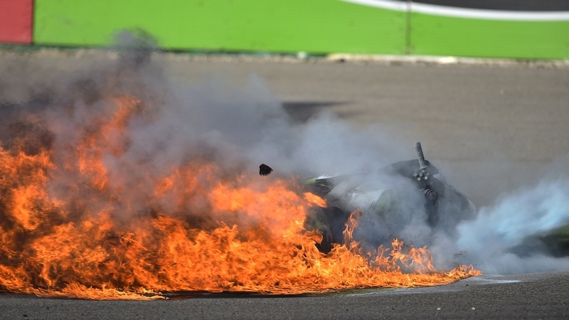  SBK 2017. Sykes cade e non pu&ograve; correre a Portim&atilde;o. Rea a un passo dal titolo 