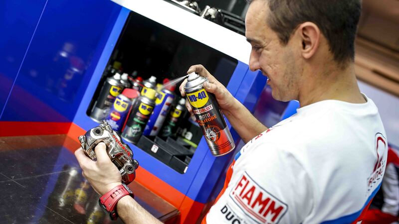 Romagnoli e Manna (Pramac Ducati): &ldquo;Quella volta che il WD-40 ci salv&ograve; la vita&rdquo;