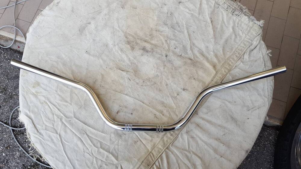 Manubrio Bonneville Triumph (5)