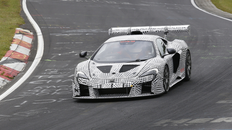 McLaren porta in pista e su strada un nuovo prototipo 