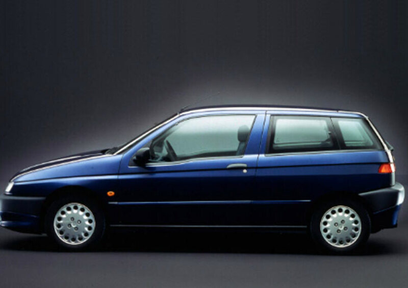 Alfa Romeo 145 (1994-01) (3)