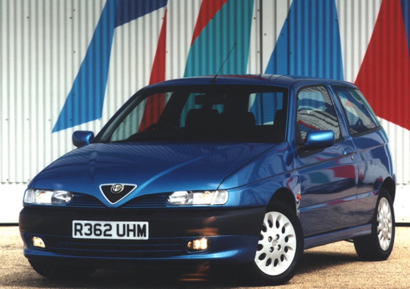 Alfa Romeo 145 (1994-01) (4)