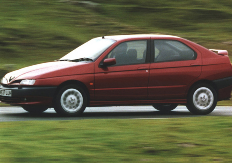 Alfa Romeo 146 (1995-01) (4)