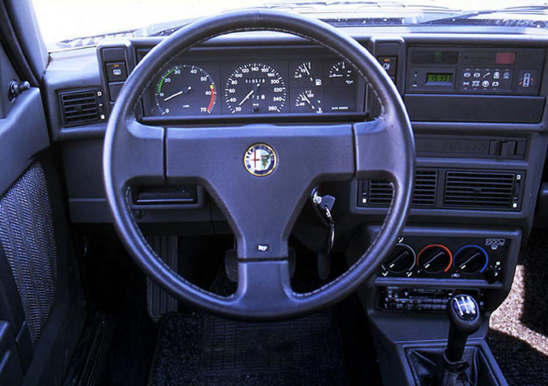Alfa Romeo 75 (1985-94) (3)
