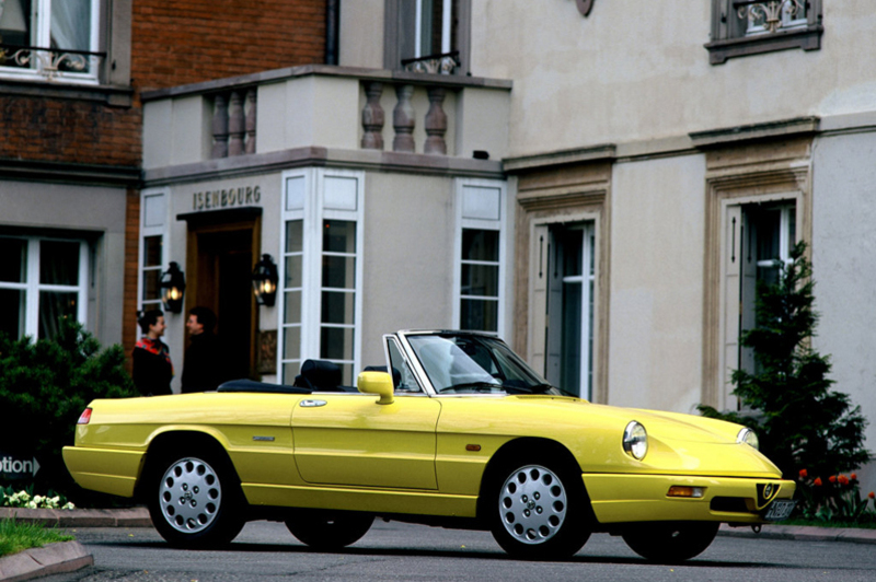 Alfa Romeo Spider (1971-95)