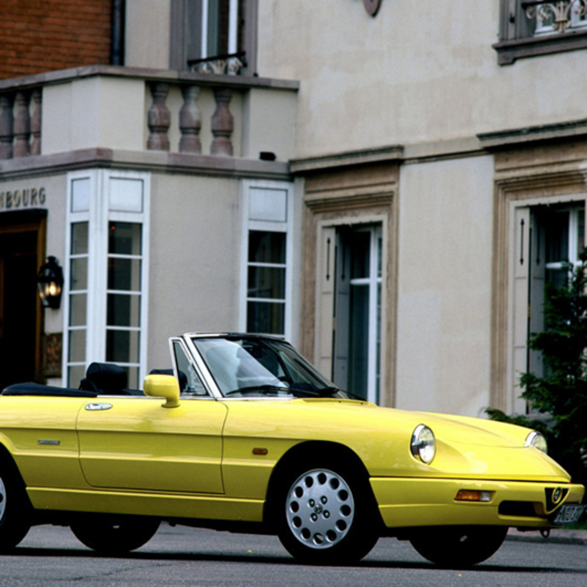 Alfa Romeo Spider (1971-95)