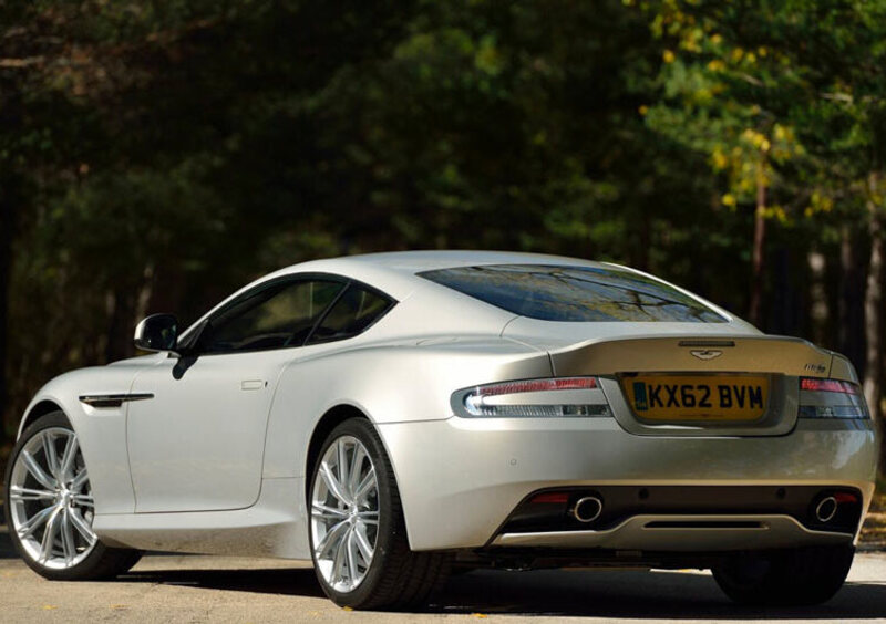 Aston Martin DB9 2ª serie (2013-17) (2)