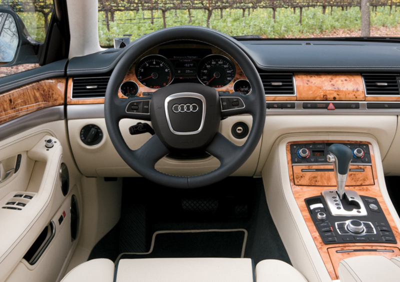 Audi A8 (2002-10) (6)