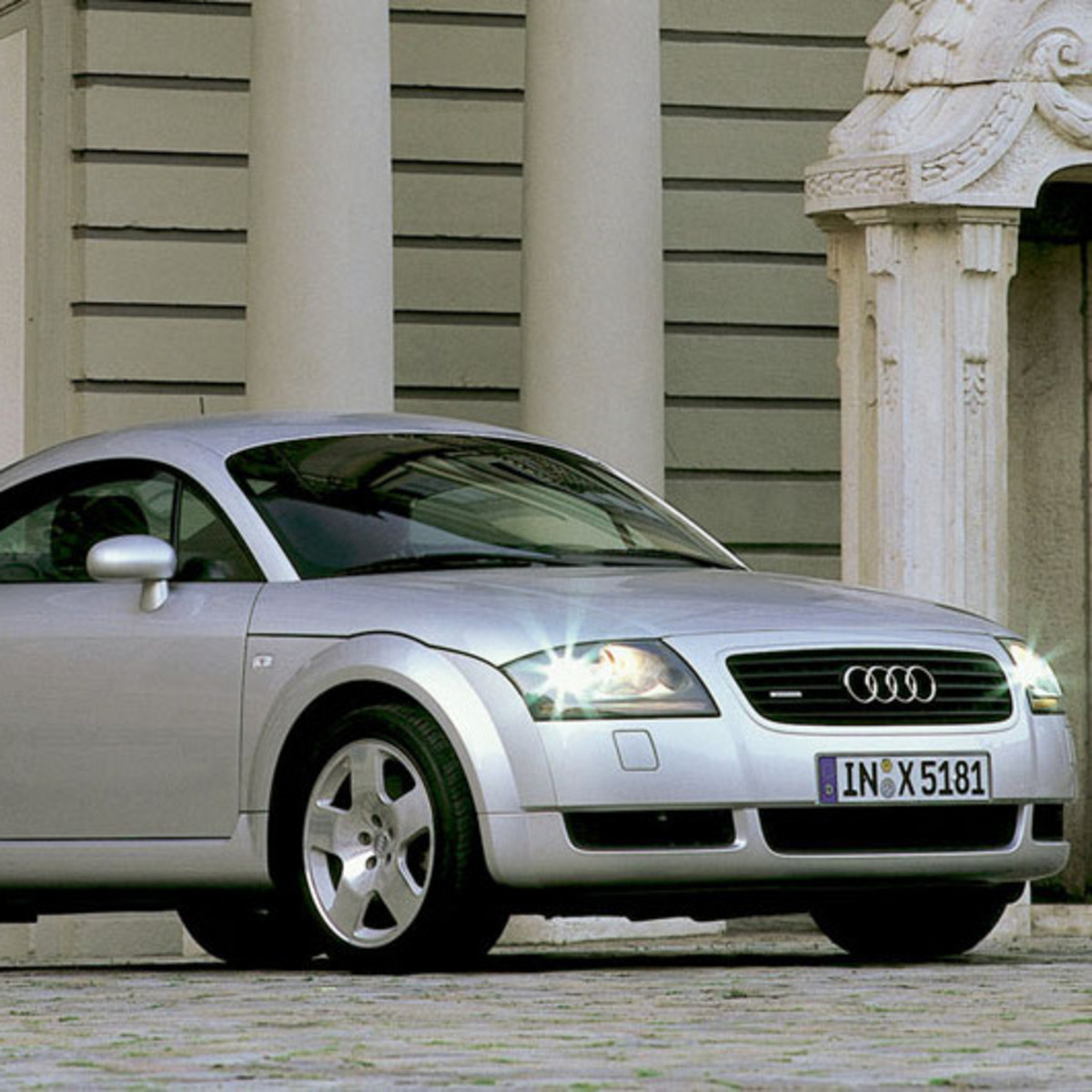 Audi TT Coup&eacute; (1998-06)