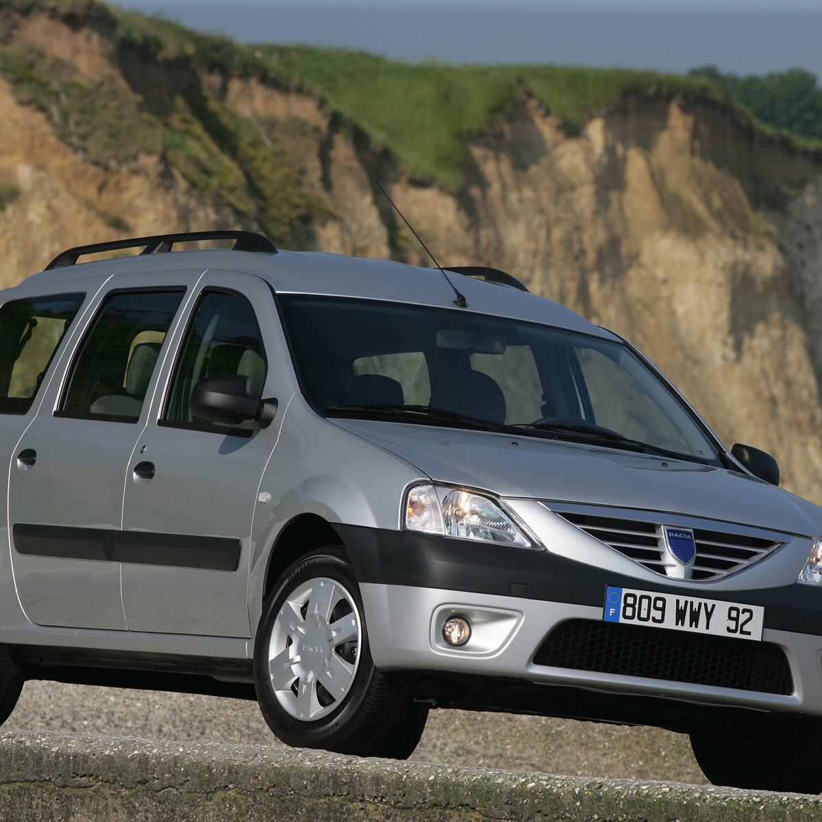 Dacia Logan Station Wagon (2007-08)