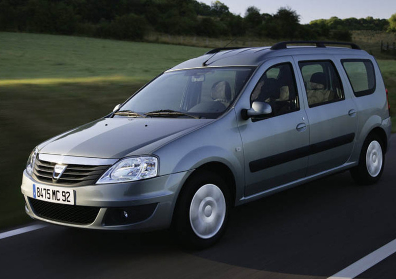 Dacia Logan Station Wagon (2008-13) (2)