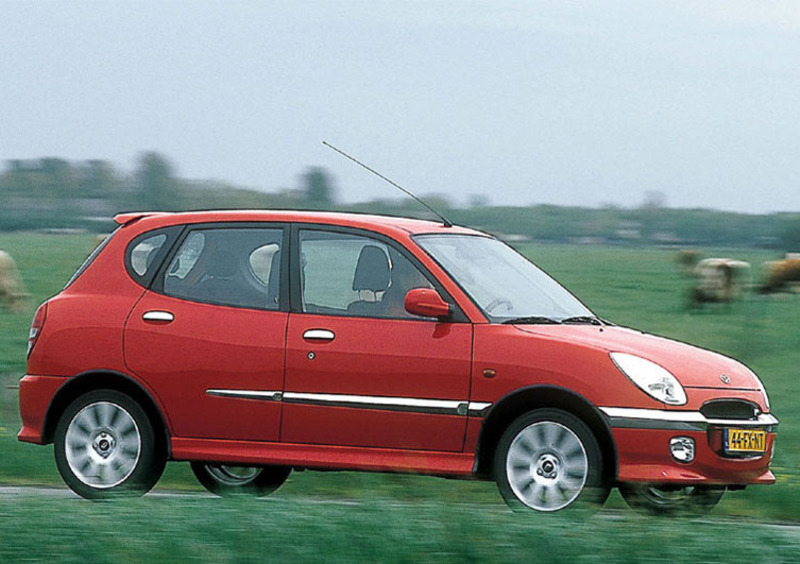 Daihatsu Sirion (1998-05) (4)