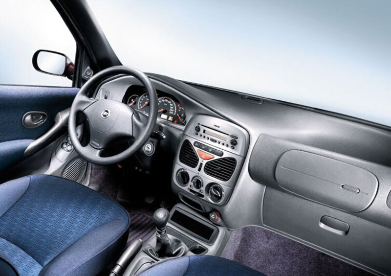 Fiat Palio (1999-03) (8)