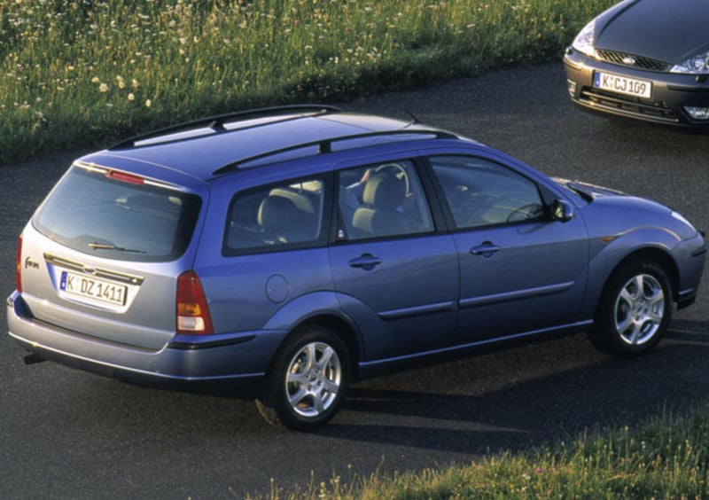 Ford Focus Station Wagon (1998-05) (2)