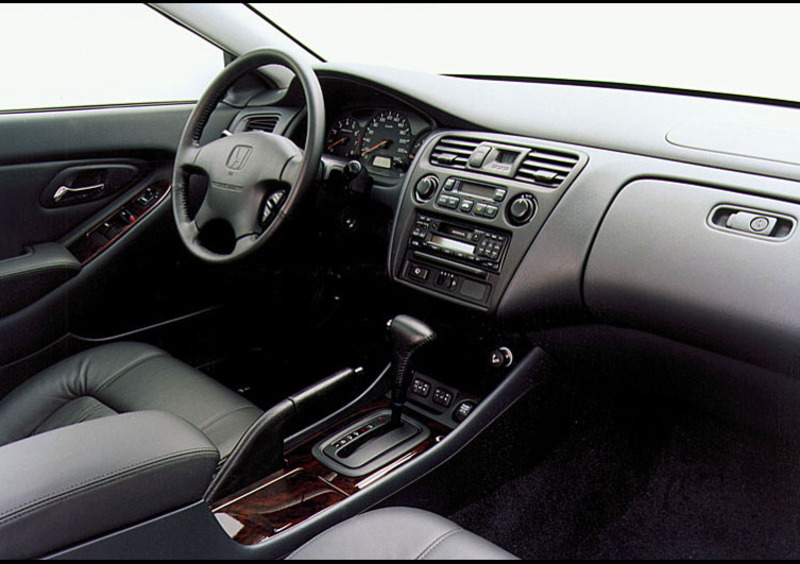 Honda Accord Coupé (1998-03) (4)