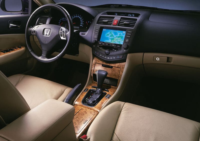 Honda Accord Station Wagon (2003-08) (9)