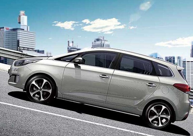 Kia Carens (2013-19) (5)