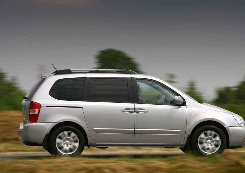 Kia Carnival (2006-10) (17)