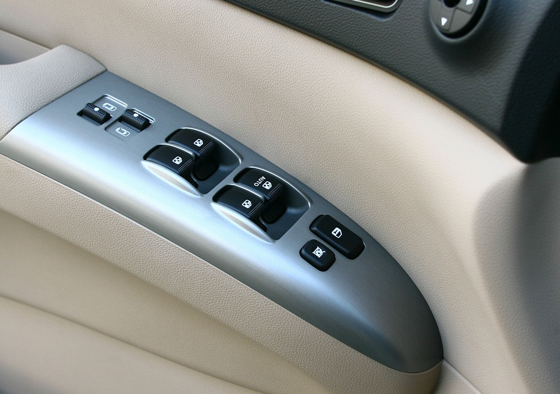 Kia Carnival (2006-10) (34)