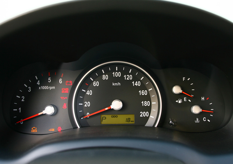 Kia Carnival (2006-10) (38)